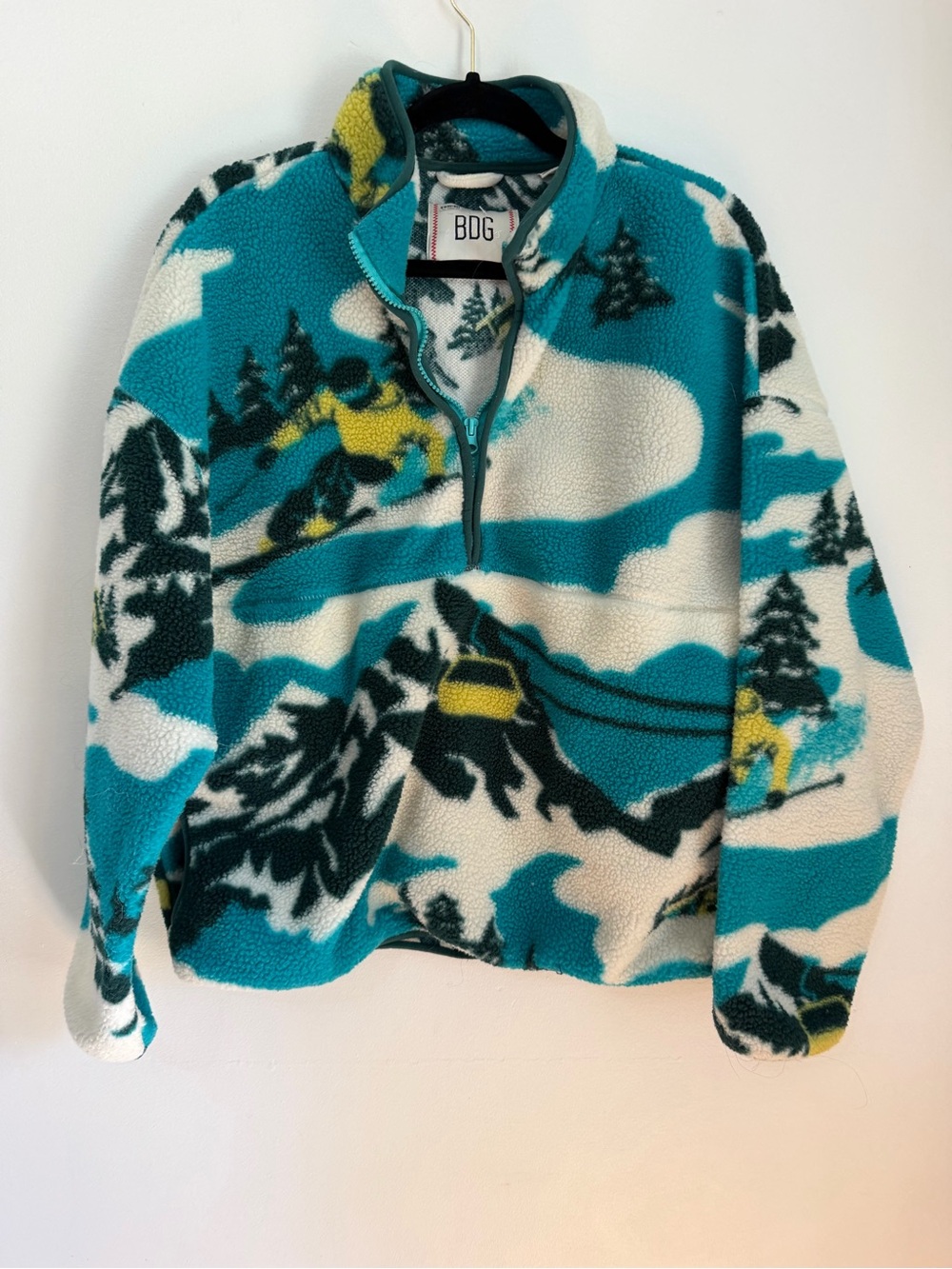 BDG Yosemite half zip fleece sweatshirt size medium novelty